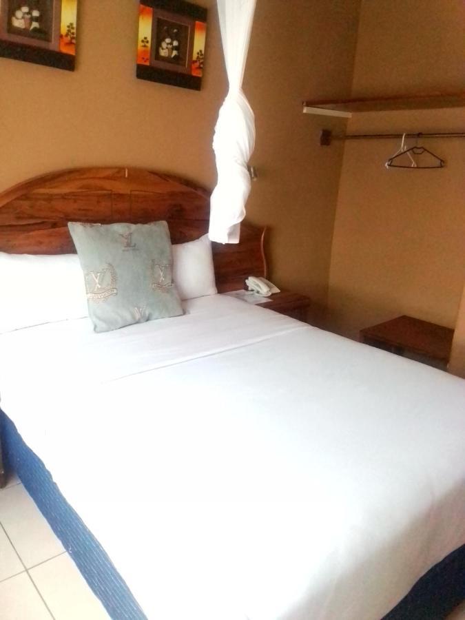 Eland Lodge Livingstone Buitenkant foto